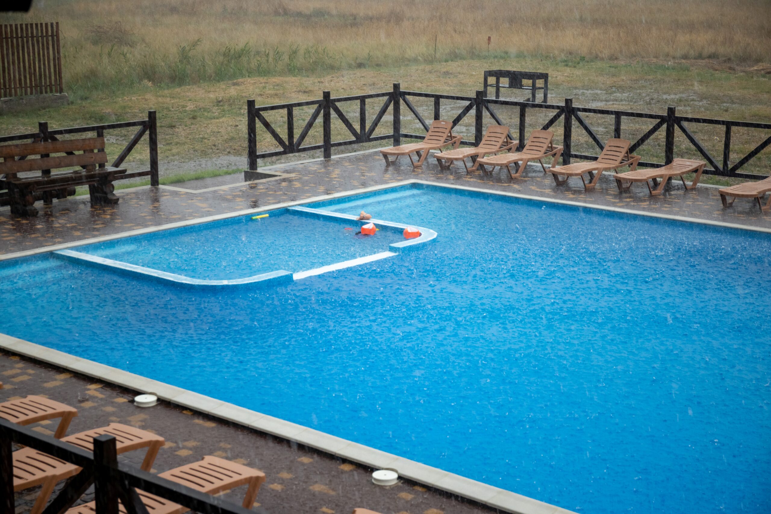 Custom swimming pool construction in Los Angeles backyard